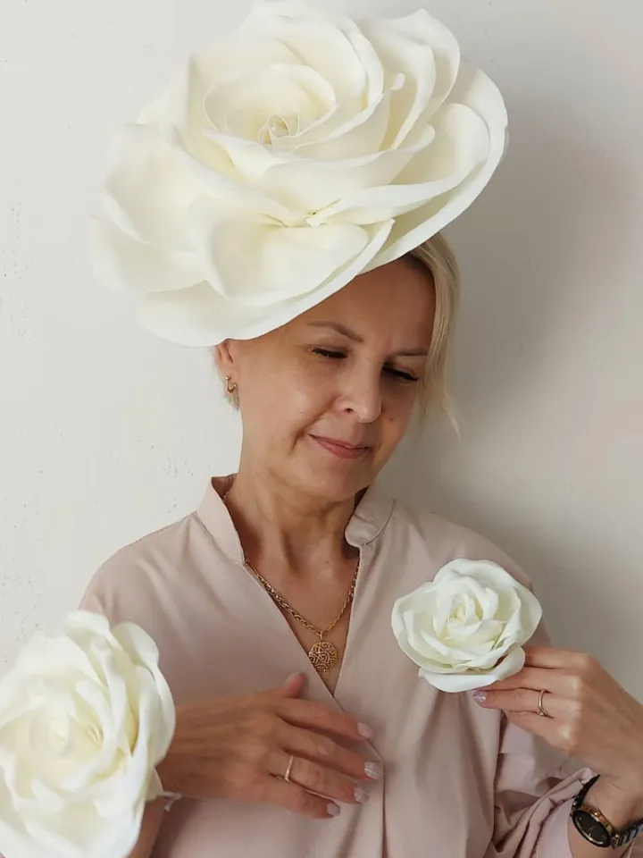 Large roses fascinator, wedding set of 3 white roses: headband, bracelet, brooch, bridesmaids in one style, Big flowers hair pin