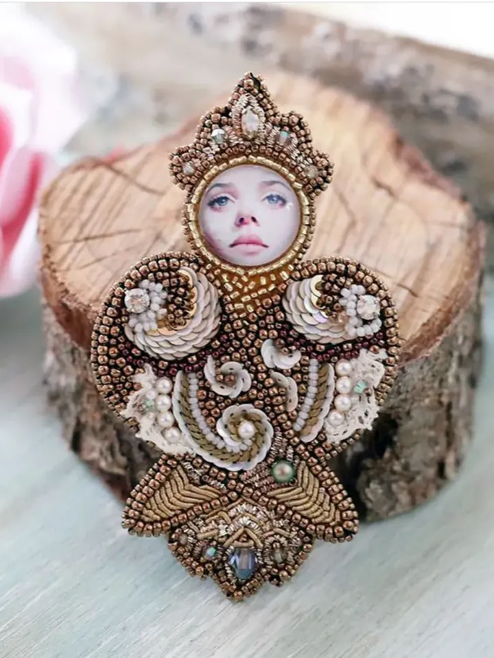 The Mythical bird Fabulous bird brooch pin