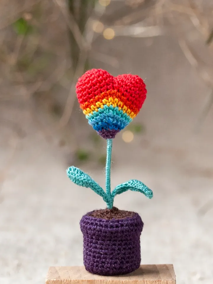Miniature Rainbow HEART potted, Crochet heart flower decoration, Cute desk decor, Cheer up gift, Mini plant fairy garden