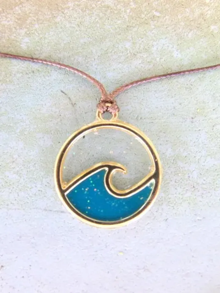 Wave necklace pendant chain in boho hippie style, ocean chain, golden pendant wave chain, maritime chain, golden blue pendant, gift woman