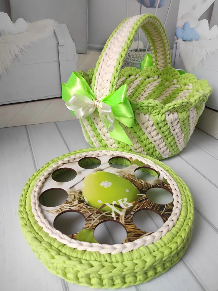 Basket for Easter, crochet interior basket, basket for eggs