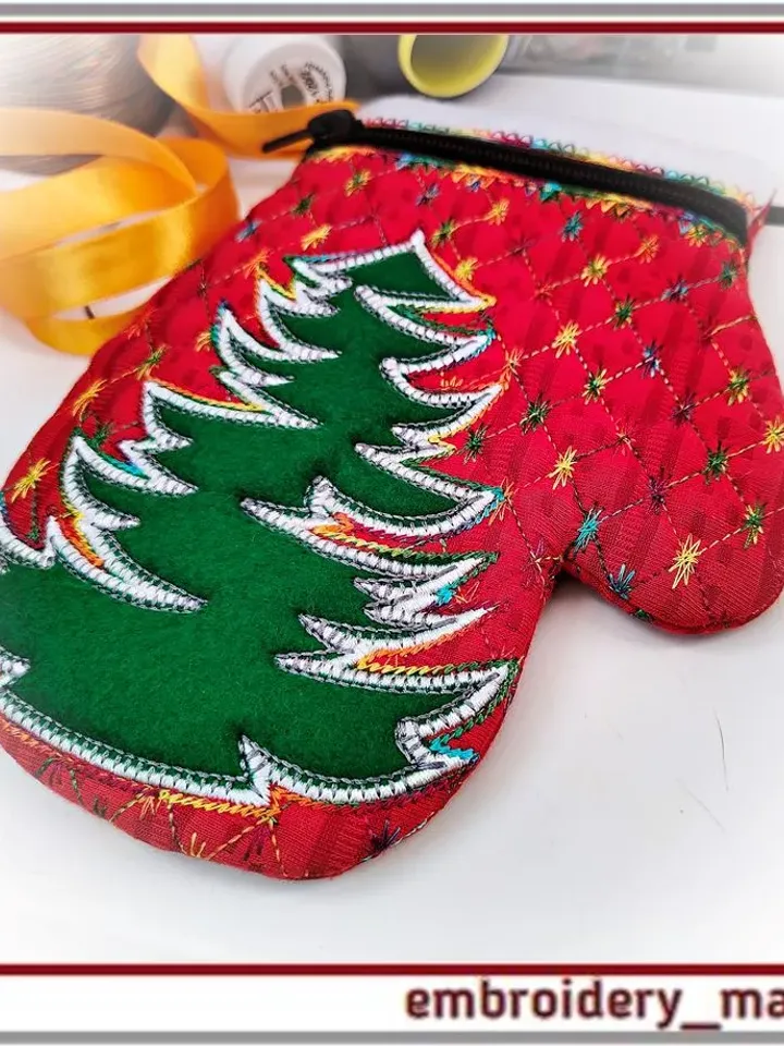 In the hoop embroidery design Christmas mitten Gift bag 2