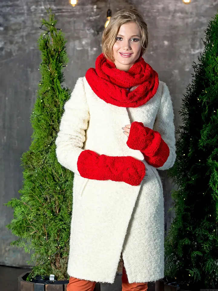 Hand knitted Snood Scarf and Mitts Set. Handmade.