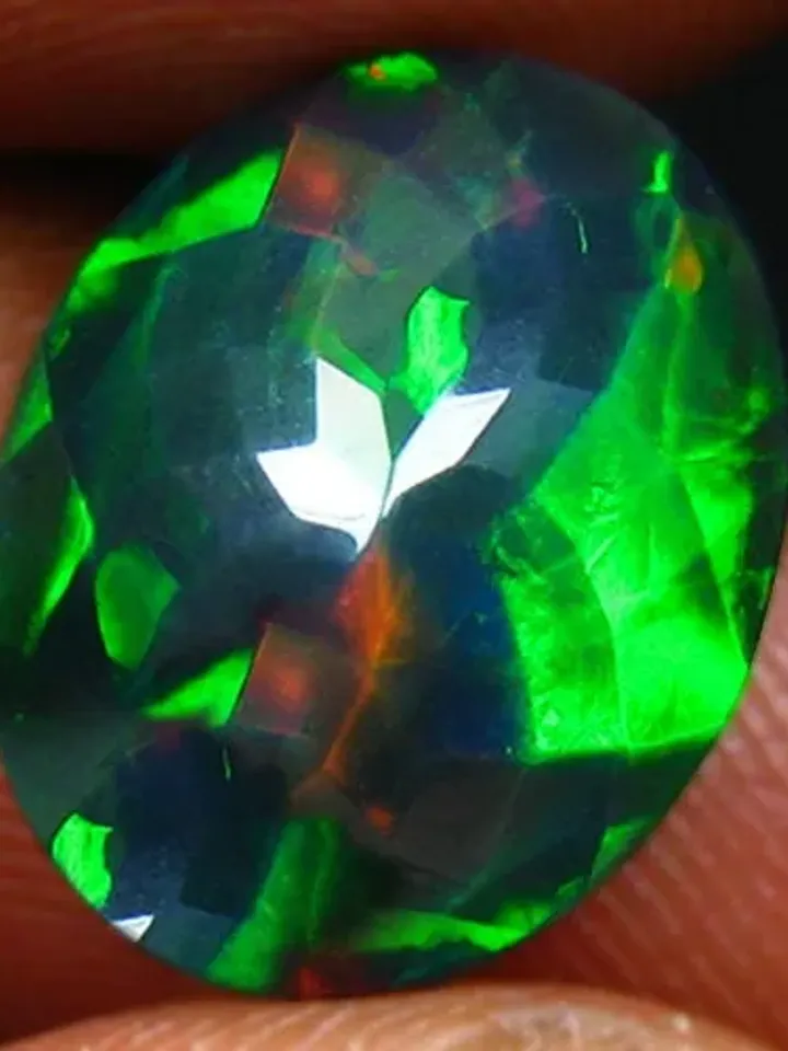 4.10 CT Exquisite 3D Broad Flash Pattern 100% Natural Welo Black Opal Cut Gemstone