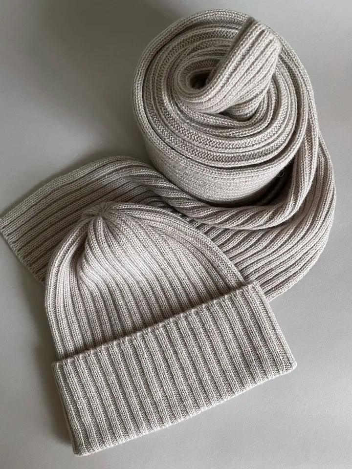 Scarf and hat set womens. Chunky Knit scarf women. Merino set hat and scarf. Handmade Beanie & Scarf
