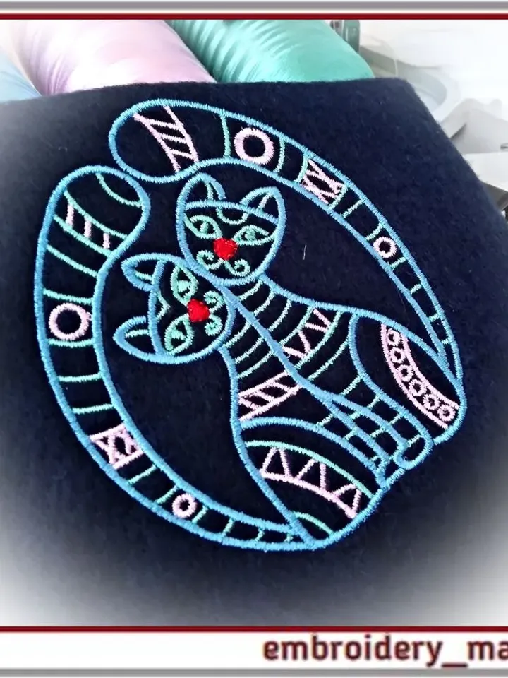Embroidery design Outline of a cats with body filling pattern Cats 7