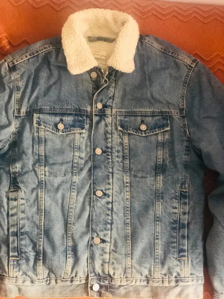 MAS AMOR PORFAVOR- Hand painted jean jacket