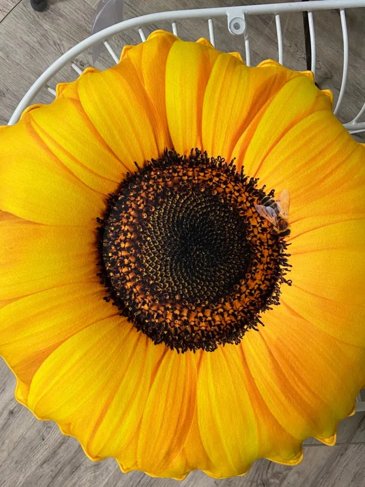 Sunflower pillow / sunflower / sunflower boho pillow / flower shaped decor / farmhouse / summer decor / Boho pillow
