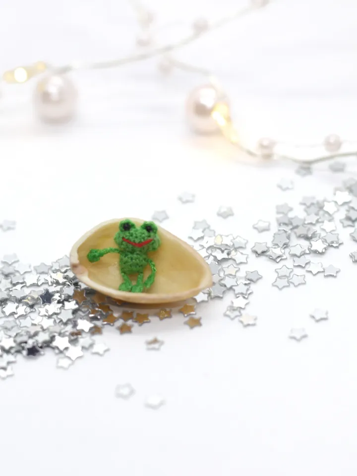 frog figurine micro crochet animals dollhouse miniature tiny frog amigurumi terrarium miniatures cute gift