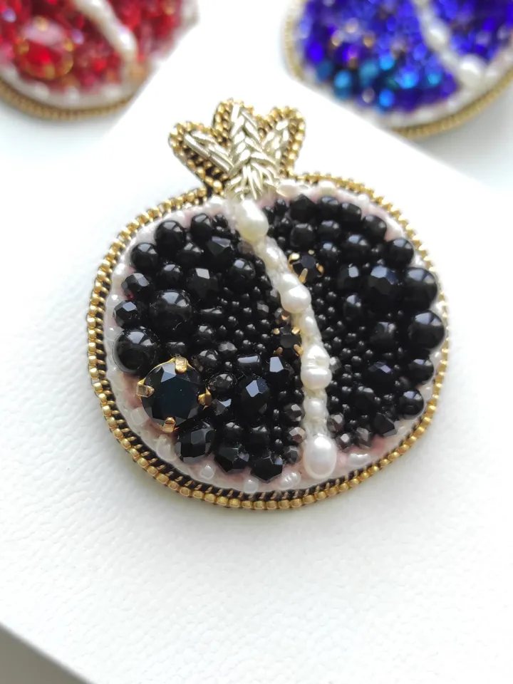 Beaded brooch, garnet pin, garnet brooch, garnet, fruit brooch, bead brooch, gift for her, red pin, red brooch, beaded