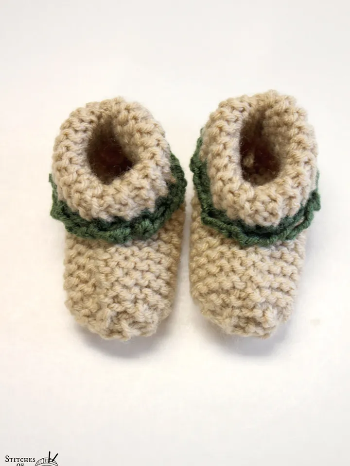 Tan and Green Baby Shoes, Baby Sock, Baby Booties, Great Stocking Stuffers for Baby's First Christmas, Baby Shower Gift Ideas, Crochet