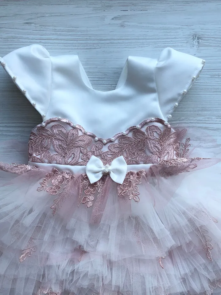 Dress with lace and pearls. Ivory dress with dusty pink lace for baby girl. Tutu dress for baby girl. First birthday dress.