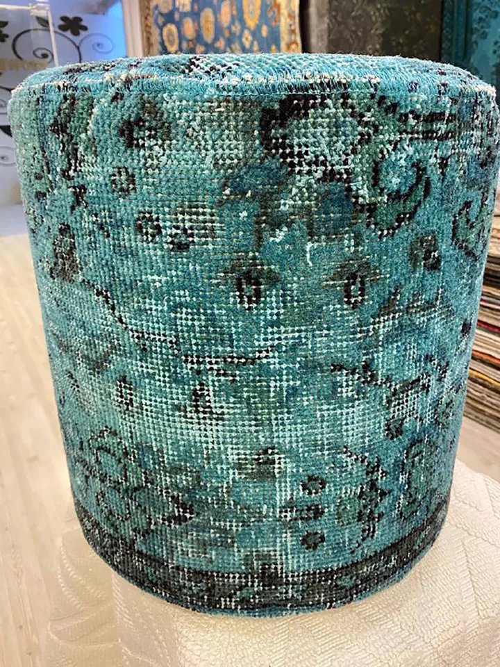 BohoCozy: Handmade Patchwork Ottoman Pouf, Bohemian Kilim Rug, 35x40x35cm for a Cozy Home Decor .