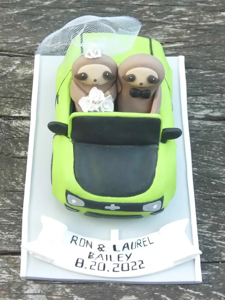 Car Cake Topper, Bride and Groom Cake Topper, Car Figurine, Bride Cake Figure, Groom Cake Figure, Couple Cake Topper, Custom Gift for Couple