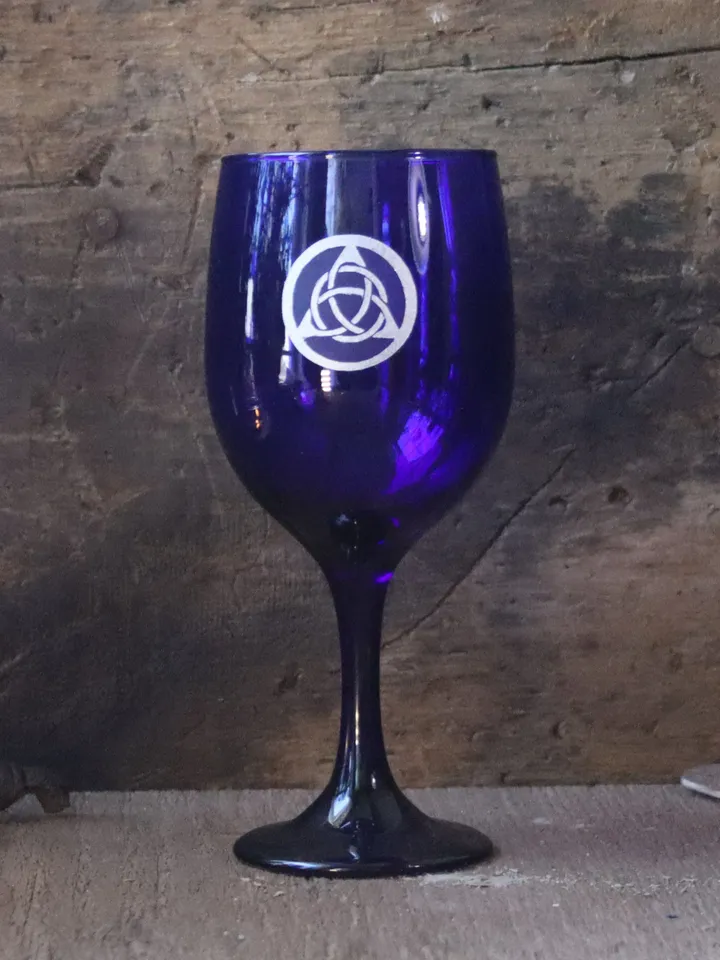 Triquetra Chalice, Witch's Triquetra Chalice, Blue Chalice with Silver Etched Triquetra Celtic Design, Witchy Altar Chalice