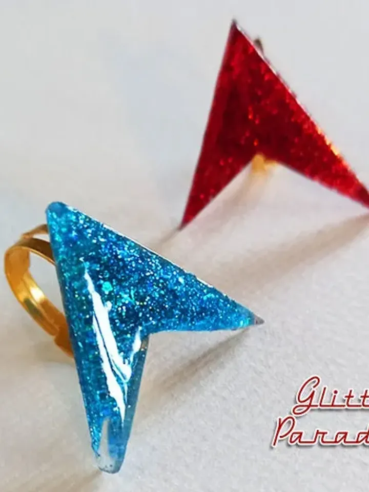 Lucite Sharp Boomerang Dust - Ring - Confetti Lucite - Atomic Boomerang - Mid-Century Modern - 1950's - Vintage Inspired - Glitter Paradise®