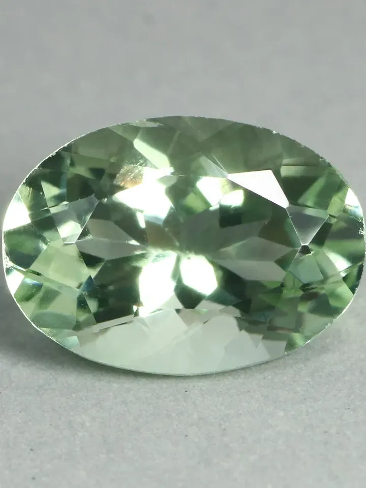 5.49 CT Dazzling Rarest ! Unheated 100% Natural Best Green Amethyst