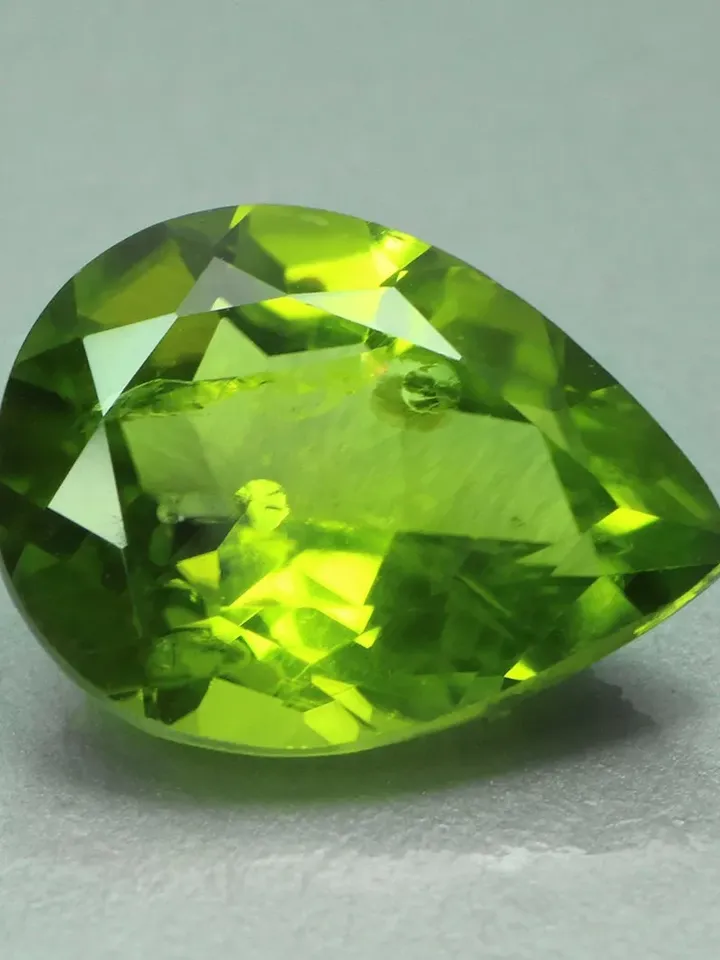 3.80 CT  Stunning Rare Top Grade Genuine Unheated 100% Natural Green Peridot