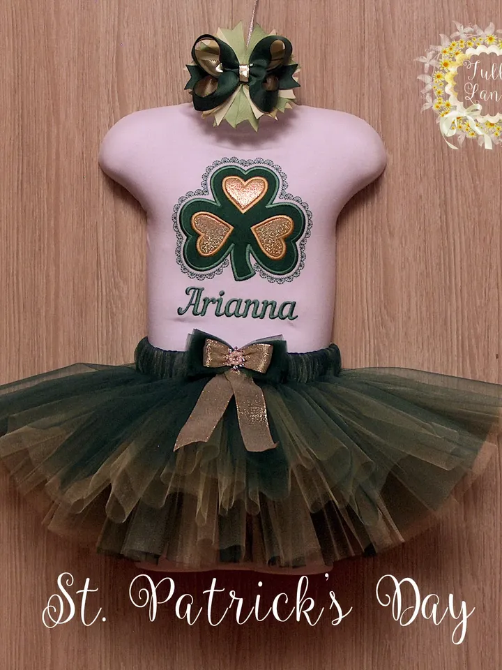 St Patrick's Day Clover Shamrock Gnome with Leprechaun Hat Gnome with clover Design Applique for Machine Embroidery