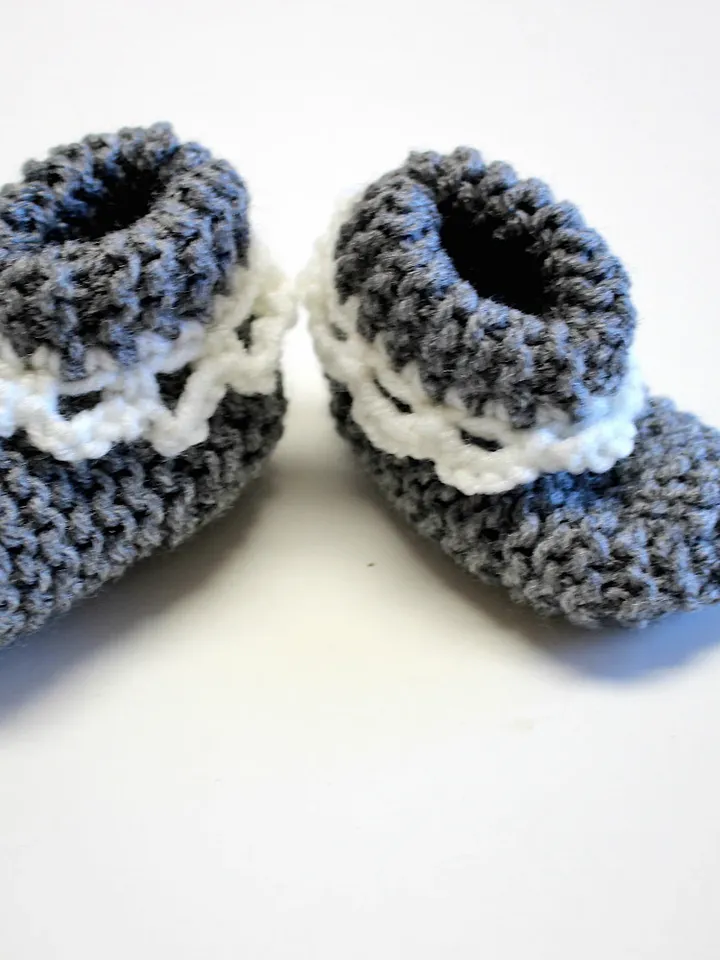 Baby Shoes and Headband Set with a Flower, Baby Booties Set, Gifts for New Babies, Baby Shower Gift Ideas, Stocking Stuffers for Christmas