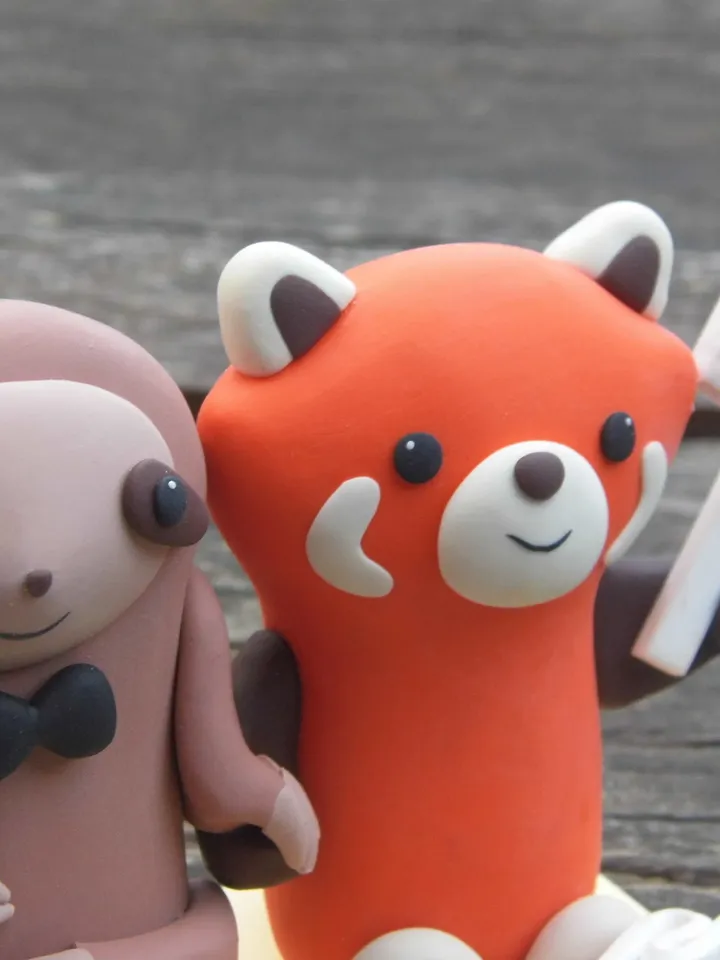 Red Panda Wedding Cake Topper, Red Panda Bride Groom Cake Topper Figurines, Custom Red Panda Unique Animal Couple Cake Topper for Wedding