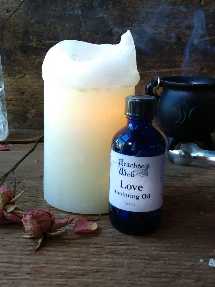 Love Ritual Oil, Anointing oil for candles, oil for magic, fragrant oil for candle magick, witch's anointing oil for consecration