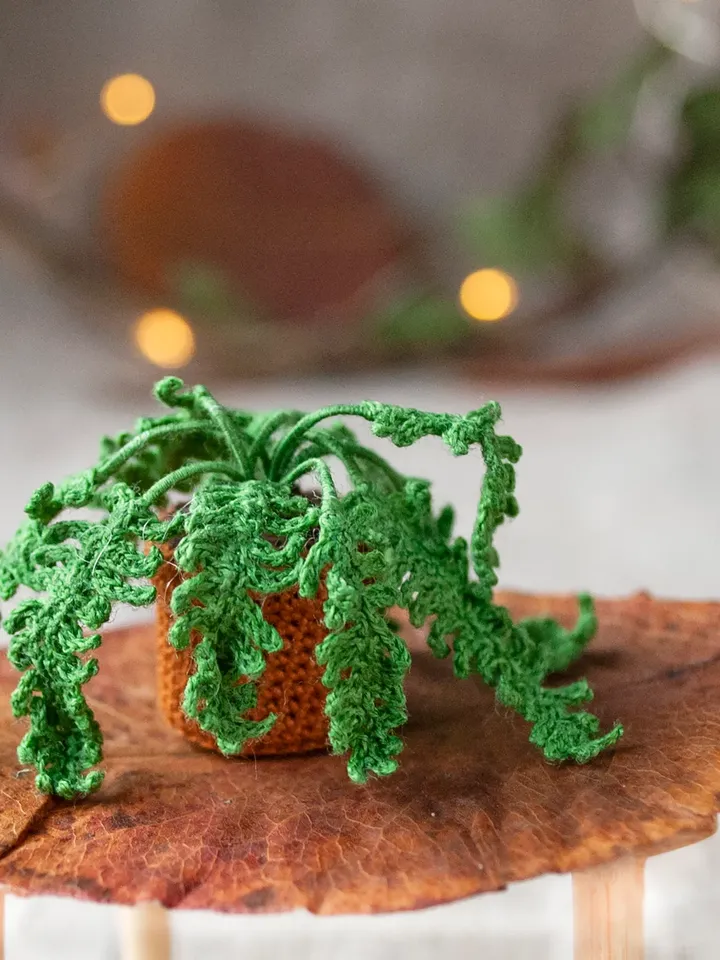 Miniature FERN in a pot, Evergreen plant for Fairy Garden, Artificial plant Boston fern, Tiny flower for decoration 1/12