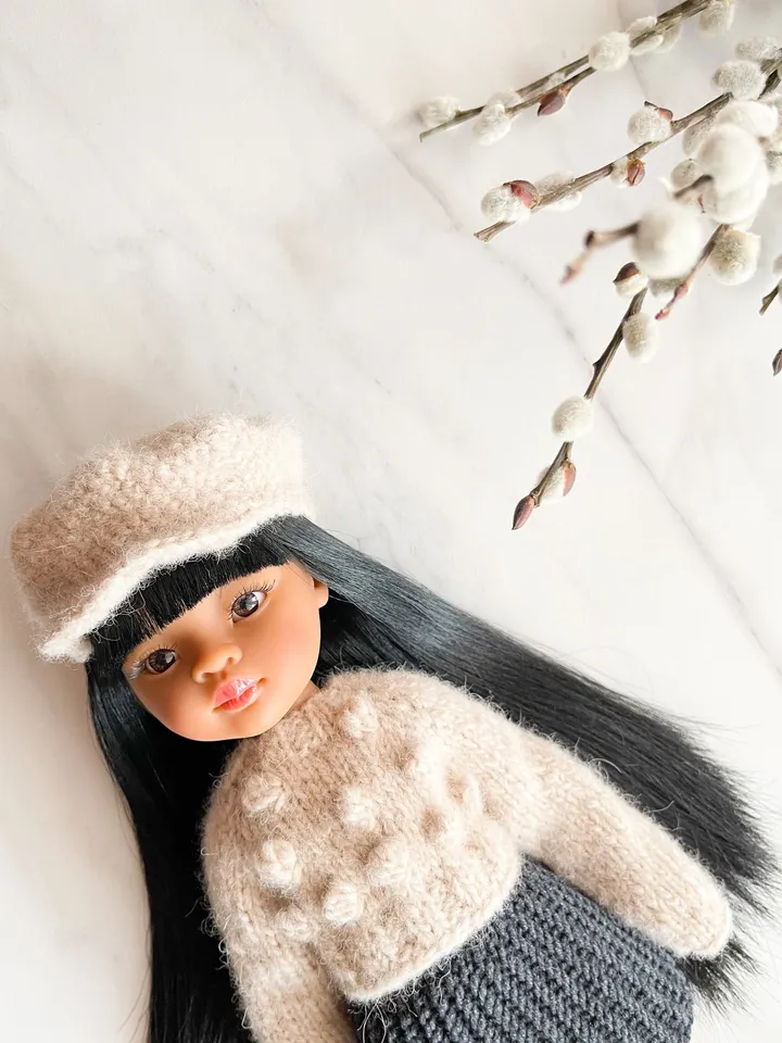 Paola Reina “Popcorn” outfit alpaca shortened sweater and hat with cotton skirt