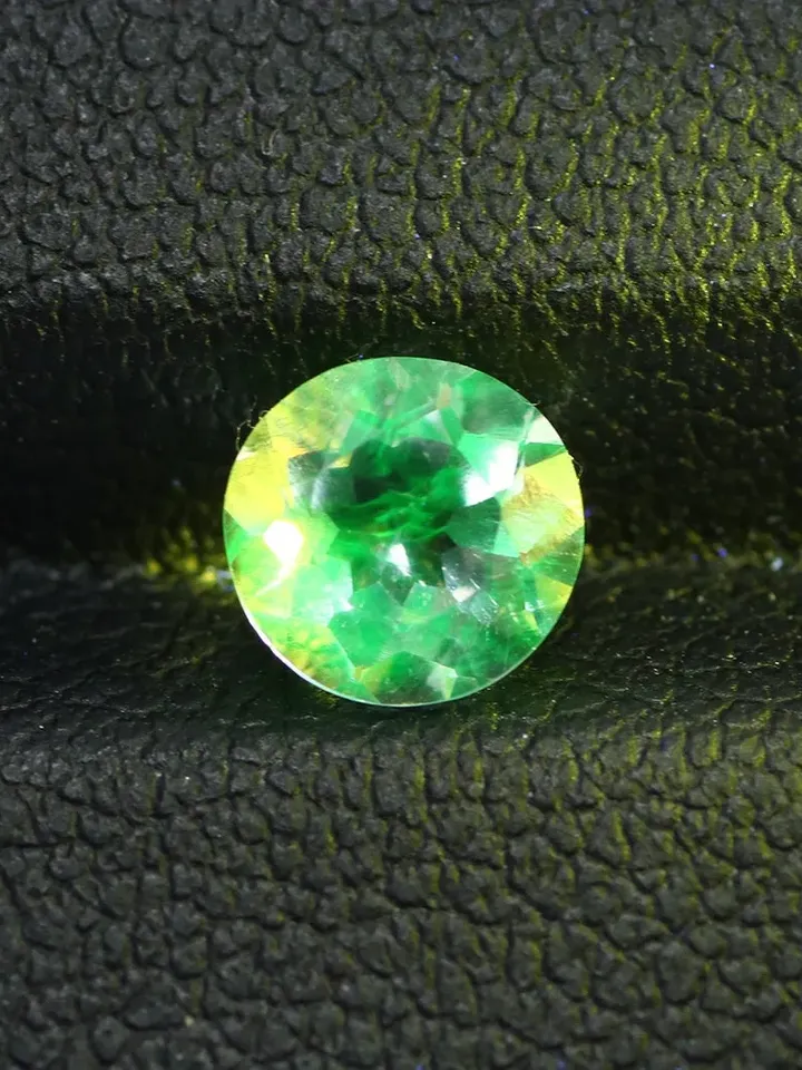 0.67 Ct White To Neon Green Uv Full Color Change Genuine Mexican Hyalite Opal