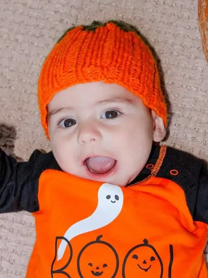Knit Yarn Pumpkin Hat, Toddler Winter Hats, Crochet Hat, Vegetable Hat, Halloween Hat, Beanie Caps, Thanksgiving Hats, Fall Hat, Gift Ideas