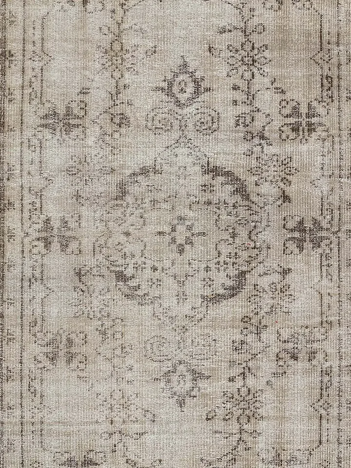 RugRevive: Vintage Turkish Carpet - 166x280 cm, Handmade Gray Rug with a Tale of Beauty & History.