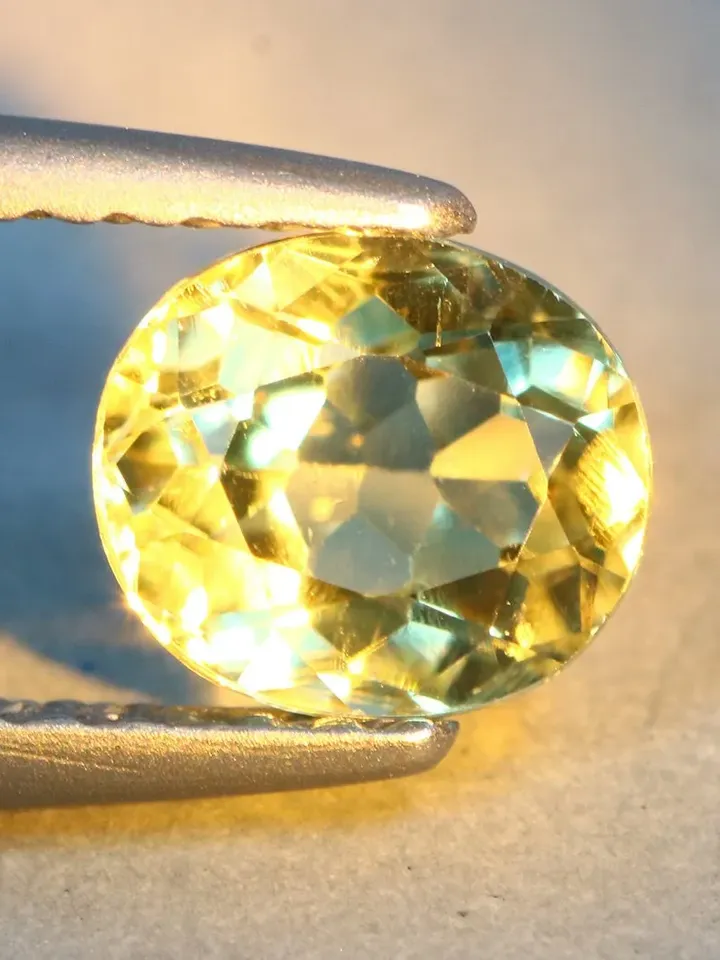 0.87 CT Topnotch Unheated 100% Natural Color Change Diaspore from Turkey