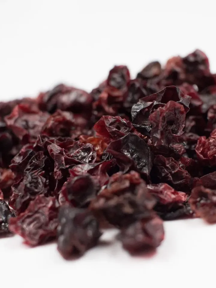 Whole Dried Lingonberry ( Vaccinium vitis-idaea ) 1000 gr ( 35.27oz )