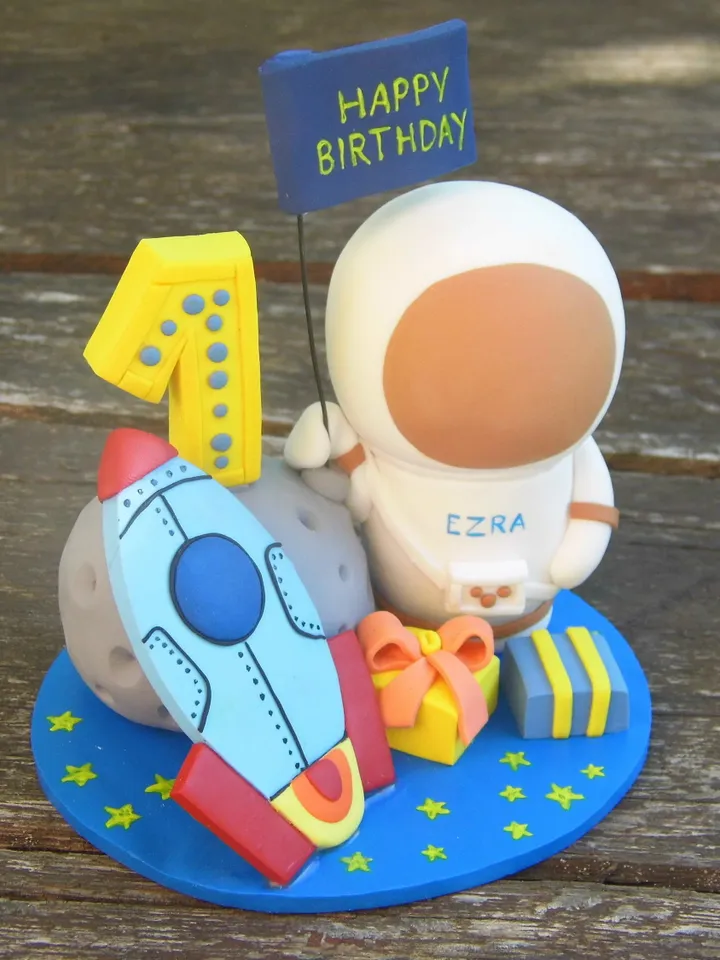 Astronaut in space birthday party theme, Astronaut cake topper, Astronaut cake figurine, Spaceship figurine, Astronaut on the moon figurine