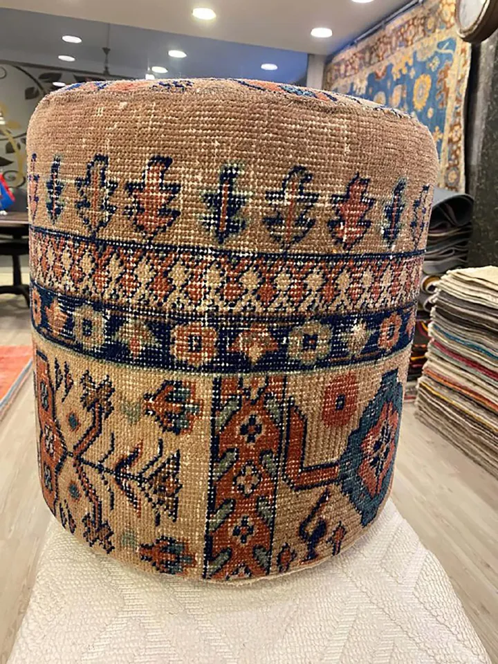 BohoCozy: Handmade Patchwork Ottoman Pouf, Bohemian Kilim Rug, 35x40x35cm for a Cozy Home Decor .
