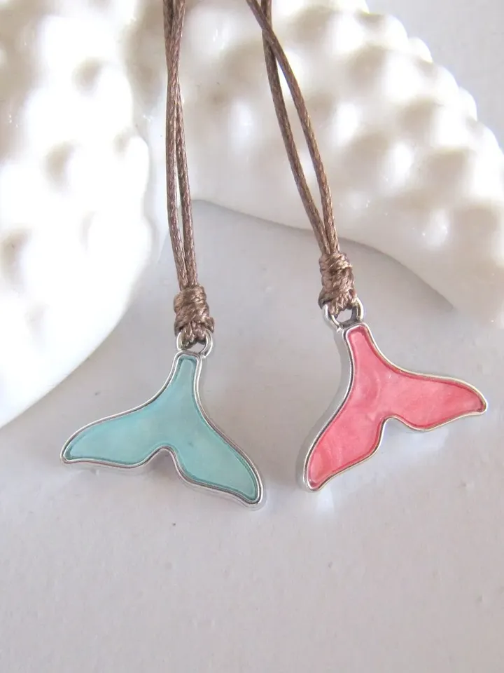 Fin necklace boho style, ocean chain, silver pendant fins, maritime chain, blue pendant, gift for woman, enamelled pendant, gift for friend