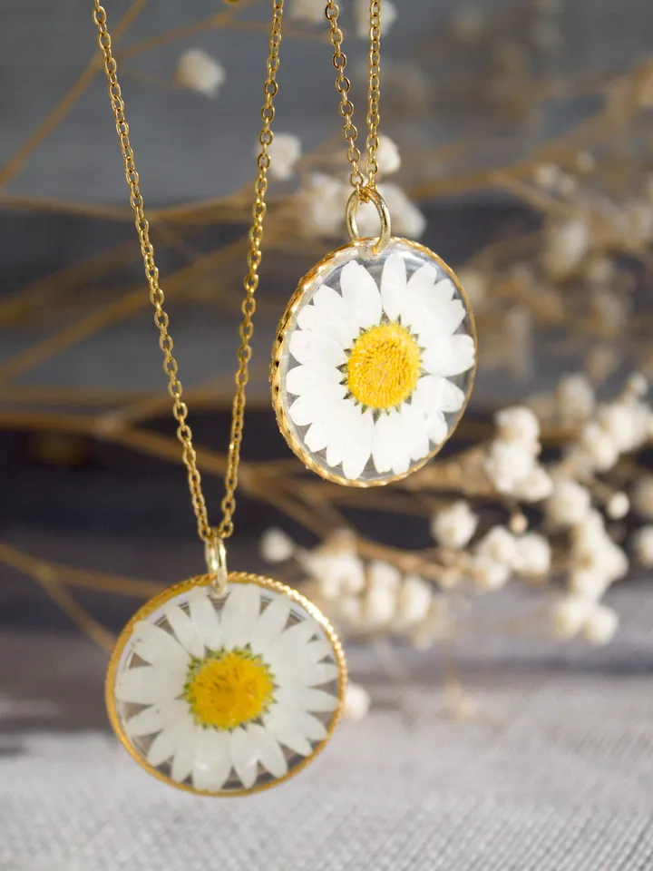 Daisy necklace Resin gift for first mom