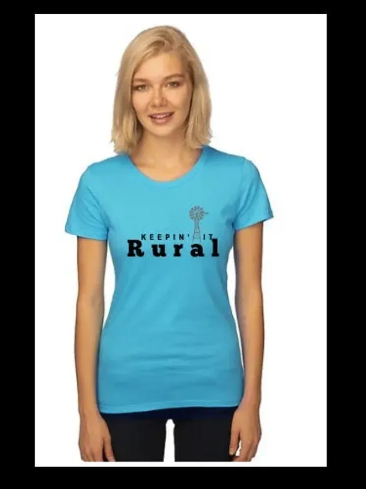 Keepin' It Rural Women's Graphic Tee
