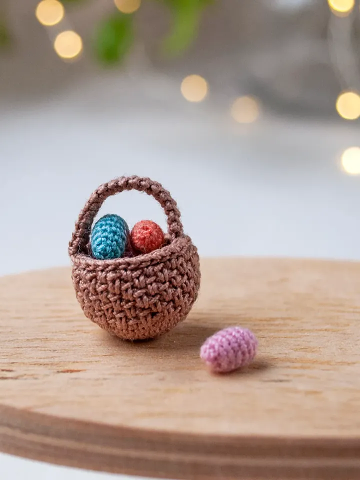Easter basket with eggs, Crochet Miniature Easter egg basket, Handcrafted Easter miniature, Dollhouse Fairy garden acces