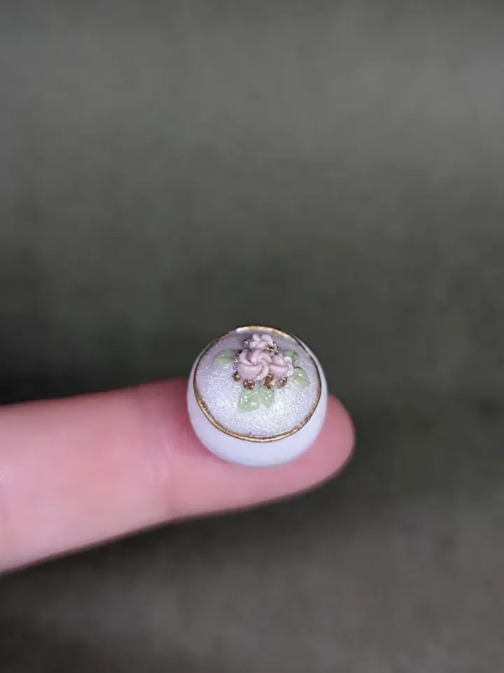 Miniature Jewelry Box 1:12, Dollhouse Jewelry Box white, Dollhouse Decor, Miniature Round Jewelry Box, Flower Box