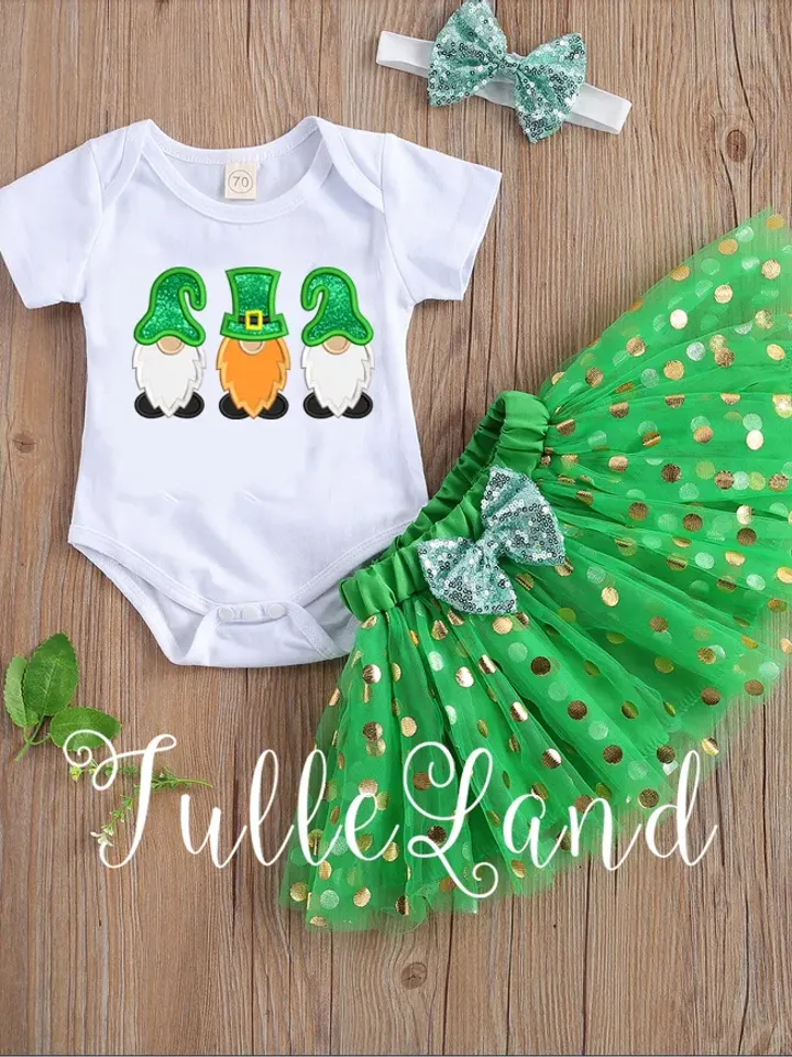 St Patrick's Day Gnome Green Shamrock Gnome with Leprechaun Hat Gnome with clover Applique Design for Machine Embroidery