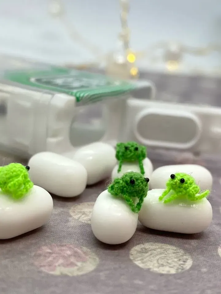 frog figurine in glass bottle micro crochet animal dollhouse miniature tiny frog amigurumi terrarium miniature cute gift