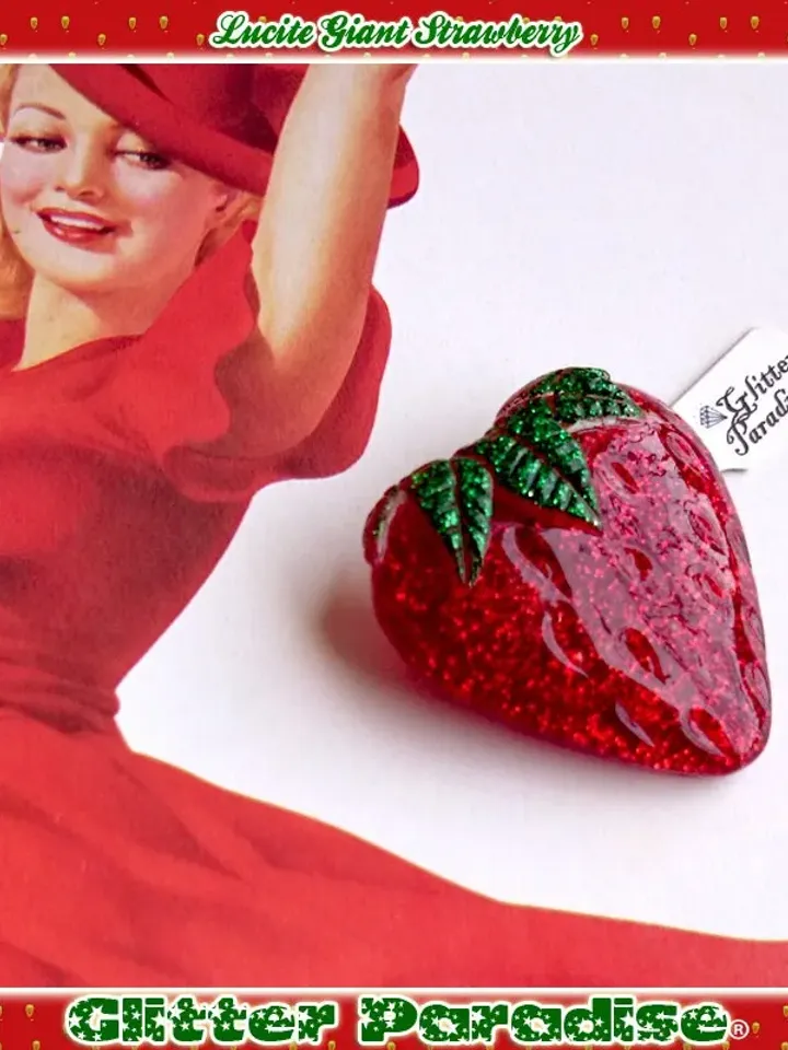 Lucite Giant Strawberry - Brooch - Strawberry Jewelry - Fruity - Strawberry Jewelry - Glitter Strawberry - 50s - 60s - Glitter Paradise®