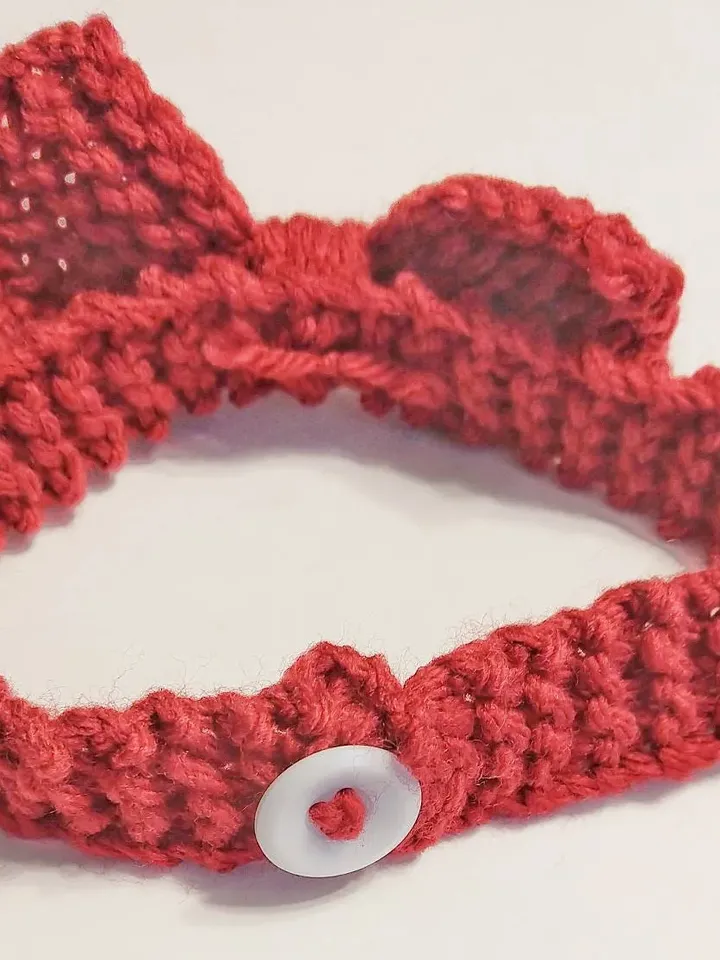 Dog and Cat Bow Tie, Valentine's Day Gifts for Pets, Doggy Gifts, Pet Clothes, Pet Photo Shoot Prop, Puppy and Kitten Collar, Yarn Collar