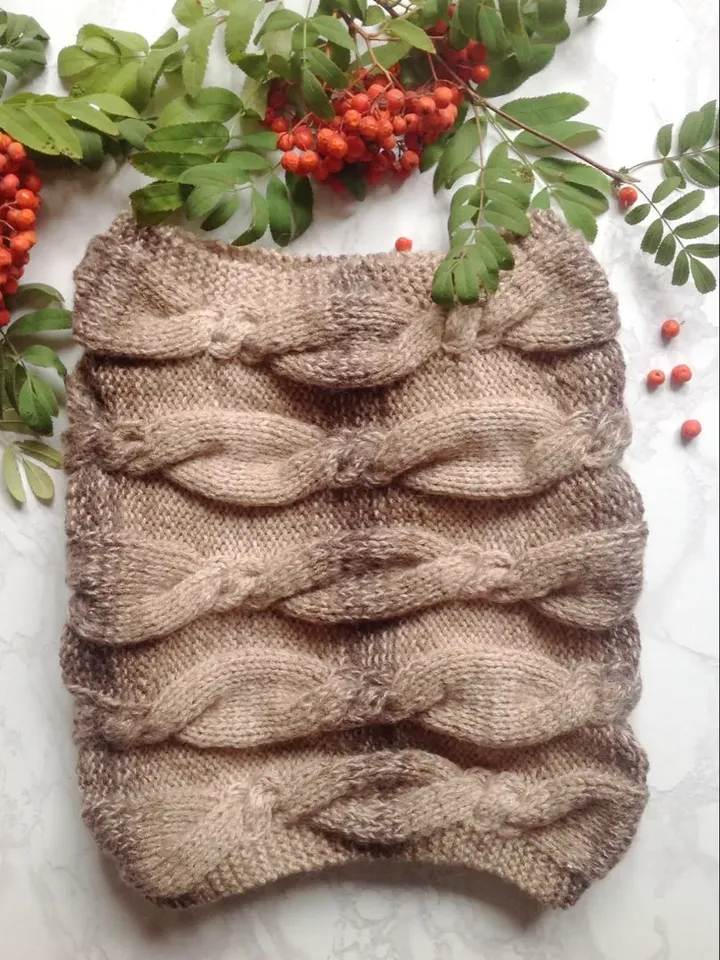 Snood scarf hand-knitted wool. Warm knitted snood.