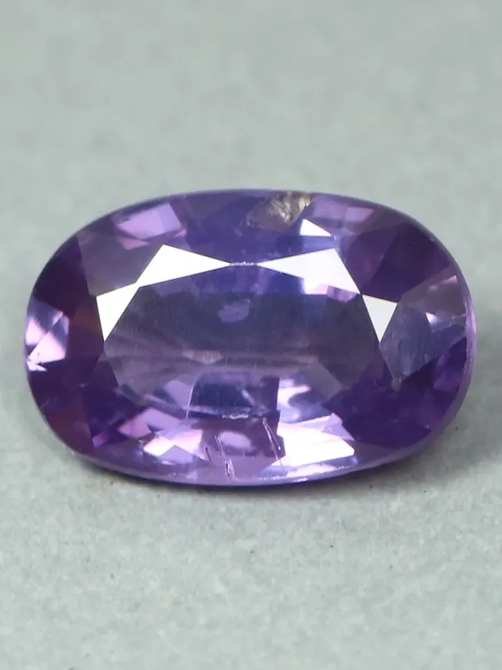 1.04 CT AIG Certified Unique Rarest 100% Natural Unheated Color Change Sapphire