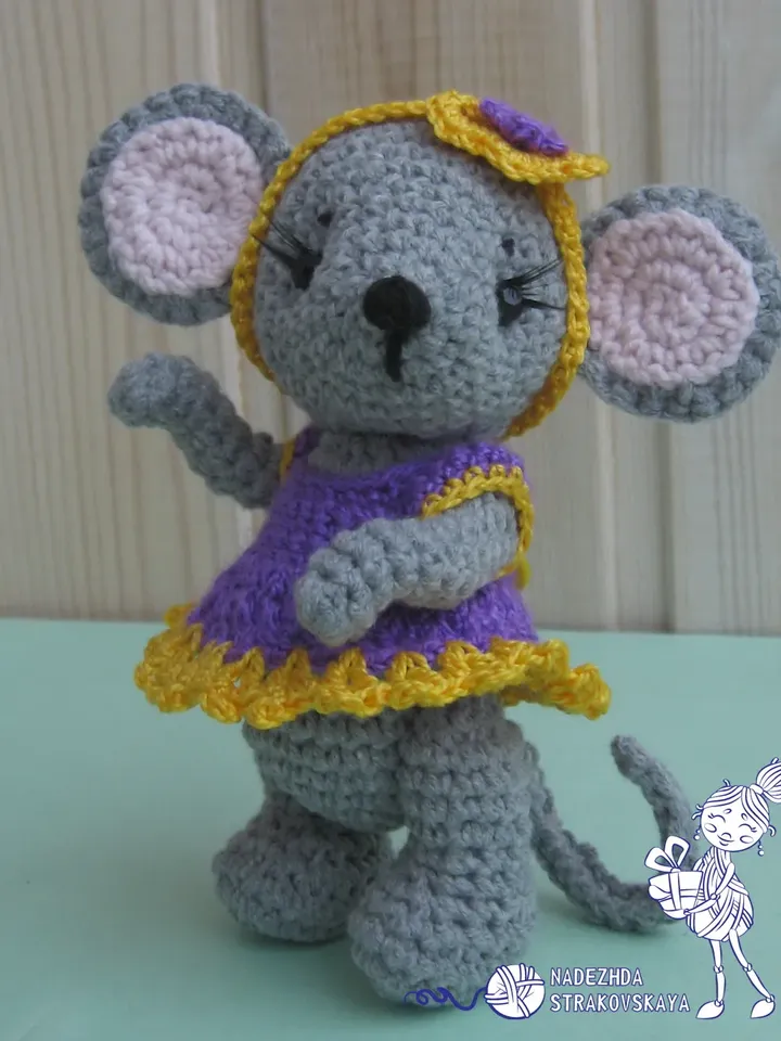 TUTORIAL: Little Mouse Lucy crochet pattern*