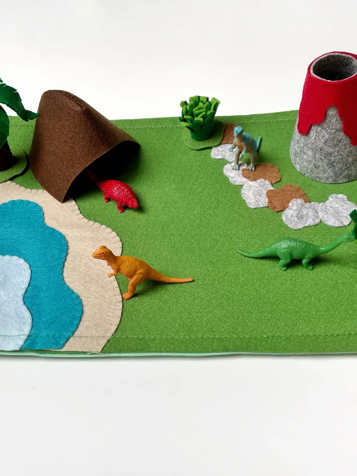 Dinosaur felt play mat for kids. Dino felt playscape. Dinosaur small world play. Dino felt play scene
