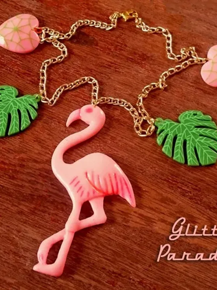 Flamingo Love - Necklace - Vintage Replica - Retro 50s - Pink Flamingo - Flamingo Necklace - Carved - Mid Century Modern - Glitter Paradise®