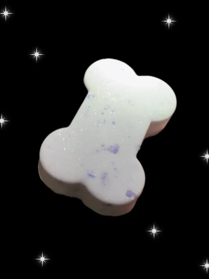 Shimmering Dog Bone Bath Bomb